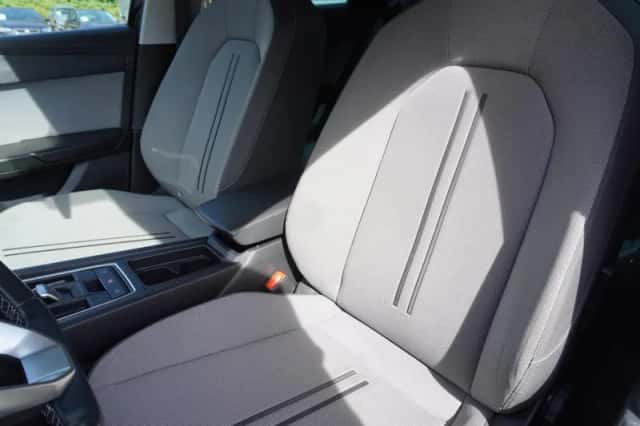 SEAT Leon Sportstourer (2023) thumbnail 4