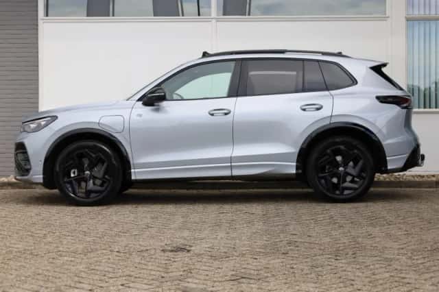 Volkswagen Tiguan (2025) thumbnail 16