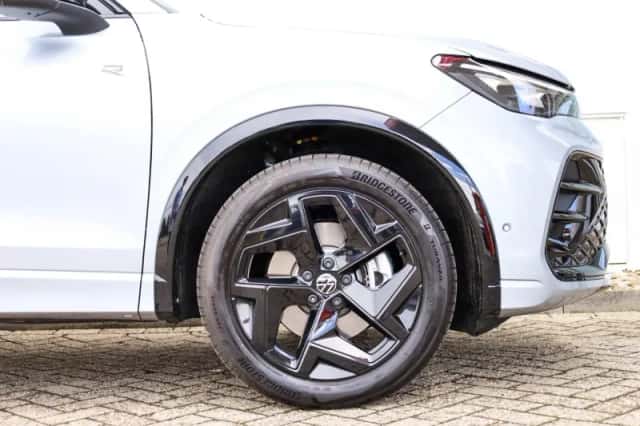 Volkswagen Tiguan (2025) thumbnail 17