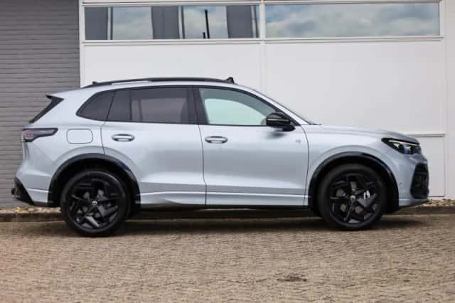 Volkswagen Tiguan (2025) thumbnail 3