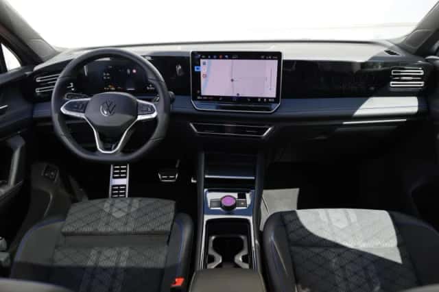 Volkswagen Tiguan (2025) thumbnail 5