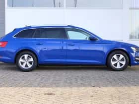 Škoda Superb (2023) thumbnail 3