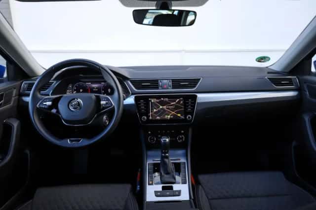 Škoda Superb (2023) thumbnail 5