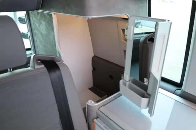 Volkswagen California (2023) thumbnail 20