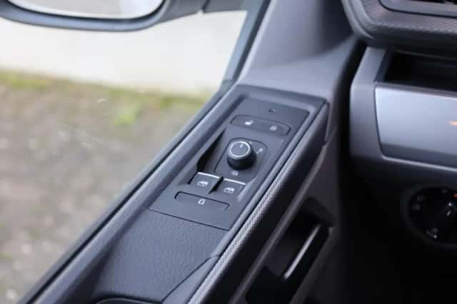Volkswagen California (2023) thumbnail 47