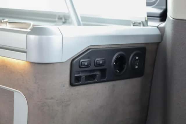Volkswagen California (2023) thumbnail 51