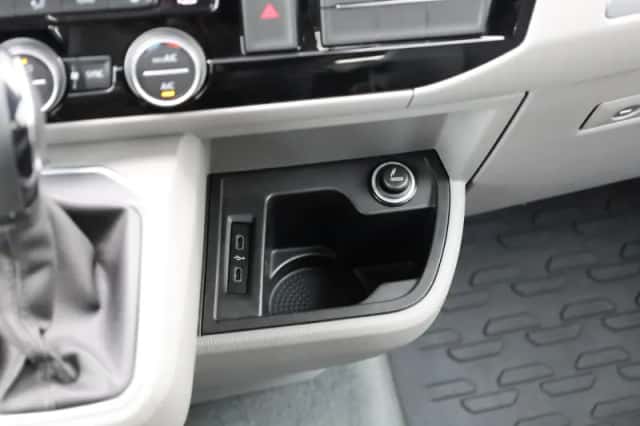 Volkswagen California (2023) thumbnail 57