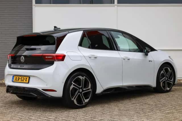 Volkswagen ID.3 (2025) thumbnail 2