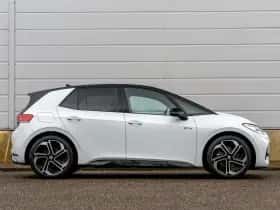 Volkswagen ID.3 (2025) thumbnail 3