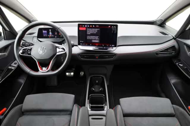 Volkswagen ID.3 (2025) thumbnail 5