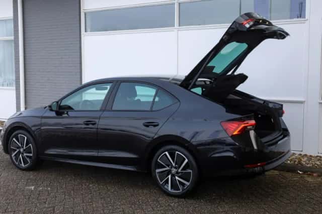 Škoda Octavia (2024) thumbnail 13