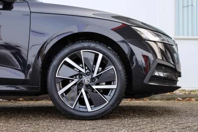 Škoda Octavia (2024) thumbnail 14