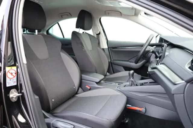 Škoda Octavia (2024) thumbnail 15