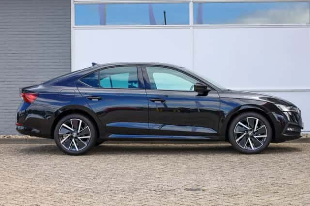 Škoda Octavia (2024) thumbnail 3