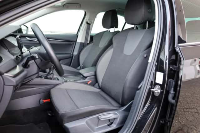 Škoda Octavia (2024) thumbnail 4