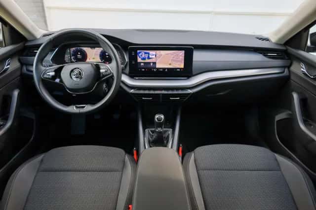 Škoda Octavia (2024) thumbnail 5
