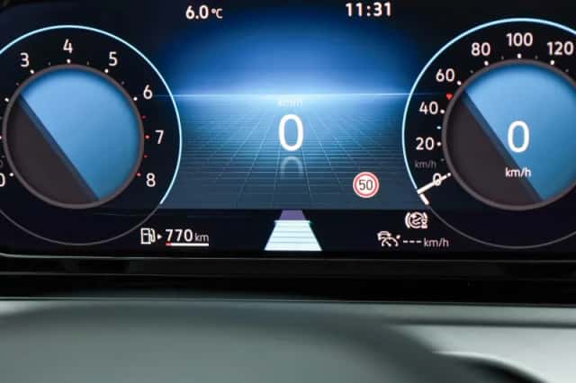 Volkswagen Golf (2022) thumbnail 22