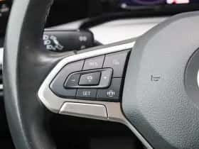 Volkswagen Golf (2022) thumbnail 23