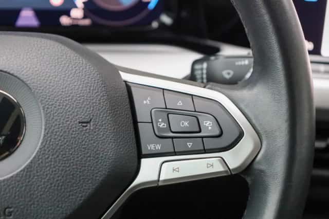 Volkswagen Golf (2022) thumbnail 24