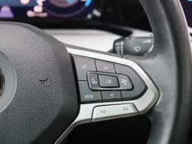 Volkswagen Golf (2022) thumbnail 24
