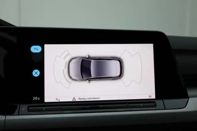 Volkswagen Golf (2022) thumbnail 27