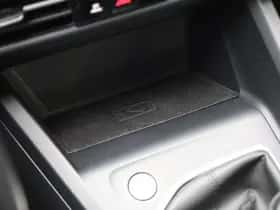 Volkswagen Golf (2022) thumbnail 31
