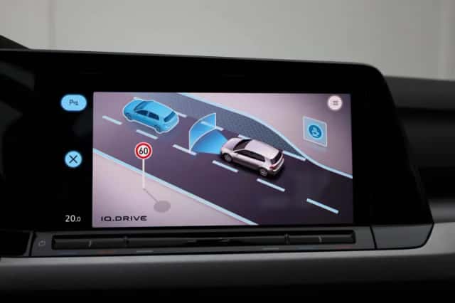 Volkswagen Golf (2022) thumbnail 39