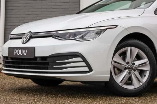Volkswagen Golf (2022) thumbnail 43