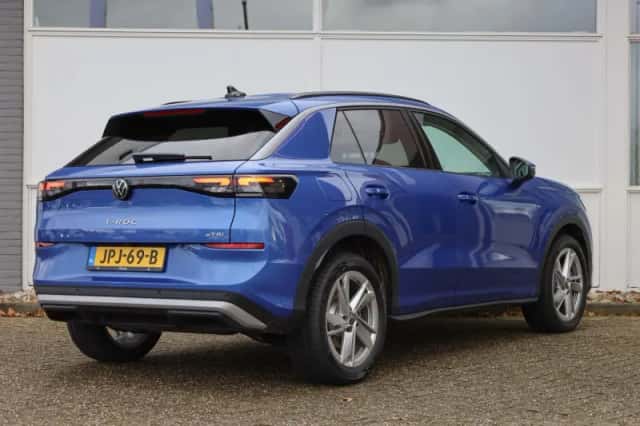 Volkswagen T-Roc (2025) thumbnail 2