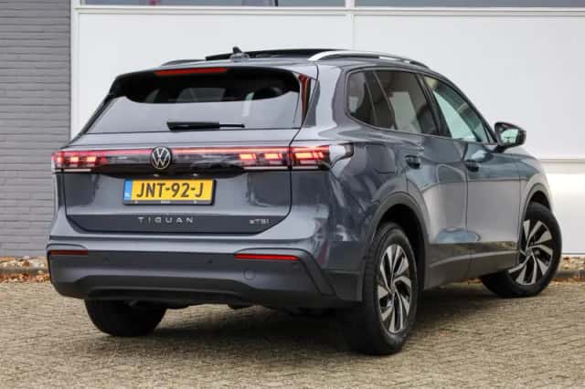Volkswagen Tiguan (2025) thumbnail 2