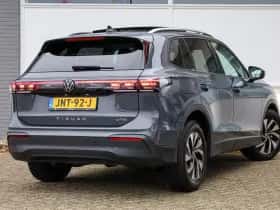 Volkswagen Tiguan (2025) thumbnail 2
