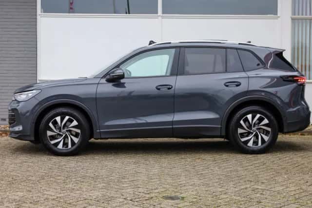 Volkswagen Tiguan (2025) thumbnail 12