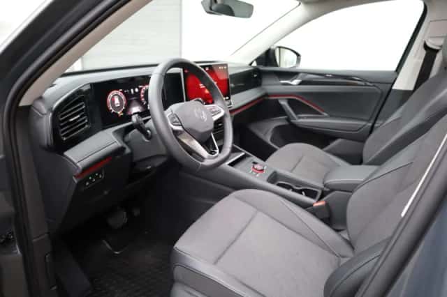 Volkswagen Tiguan (2025) thumbnail 18