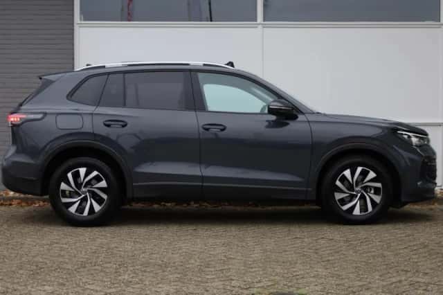 Volkswagen Tiguan (2025) thumbnail 3