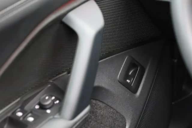 Volkswagen Tiguan (2025) thumbnail 37