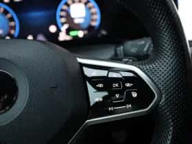 Volkswagen Golf (2022) thumbnail 24