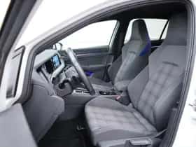 Volkswagen Golf (2022) thumbnail 4
