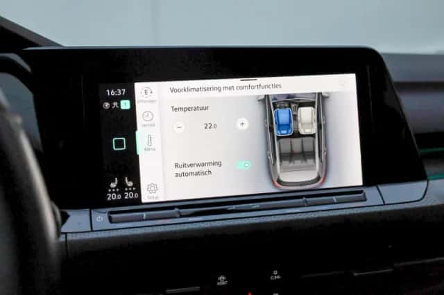 Volkswagen Golf (2022) thumbnail 31