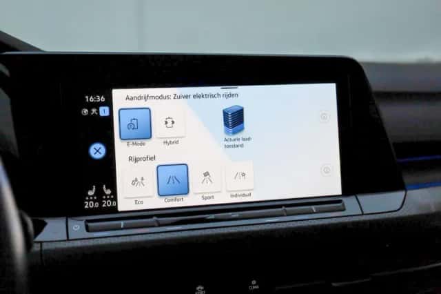 Volkswagen Golf (2022) thumbnail 34