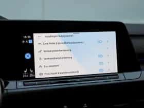 Volkswagen Golf (2022) thumbnail 36
