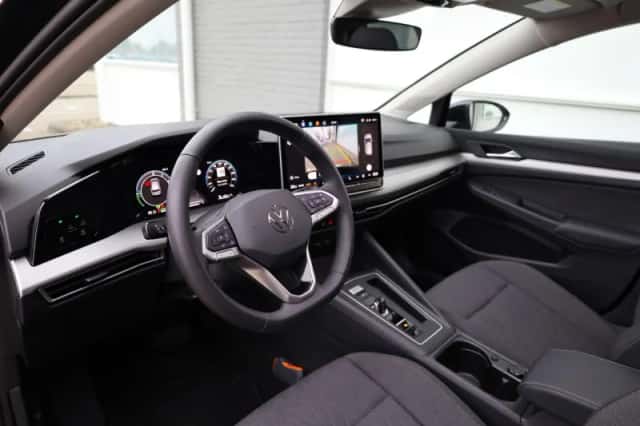 Volkswagen Golf (2025) thumbnail 20
