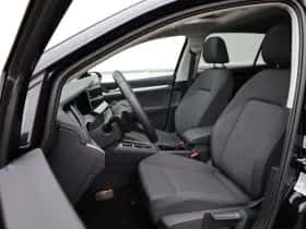 Volkswagen Golf (2025) thumbnail 4