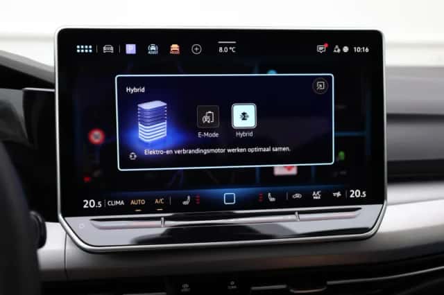 Volkswagen Golf (2025) thumbnail 36