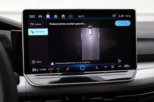 Volkswagen Golf (2025) thumbnail 37