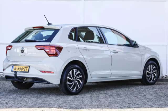 Volkswagen Polo (2022) thumbnail 2