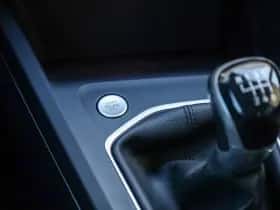 Volkswagen Golf (2021) thumbnail 36