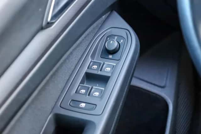 Volkswagen Golf (2021) thumbnail 41