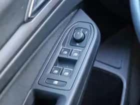 Volkswagen Golf (2021) thumbnail 41