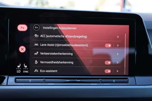 Volkswagen Golf (2021) thumbnail 46