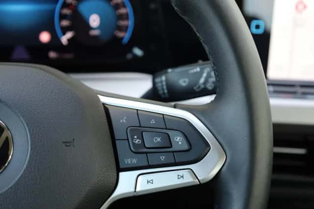 Volkswagen Golf (2022) thumbnail 24